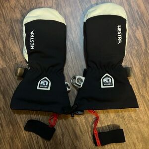 Barely used Hestra Heli Mitten with removable fleece liner